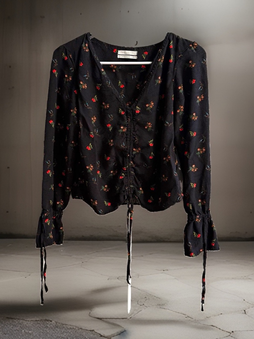 Urban Outfitters Women’s S Black Floral Ruched V Neck Long Sleeve Blouse Y2K
